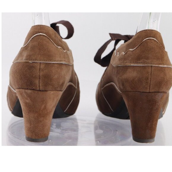 NIB Earthies Women's Shoe Size 8.5 Dark Taupe Kid Suede Sarenza Style Cuban Heel - Picture 2 of 3